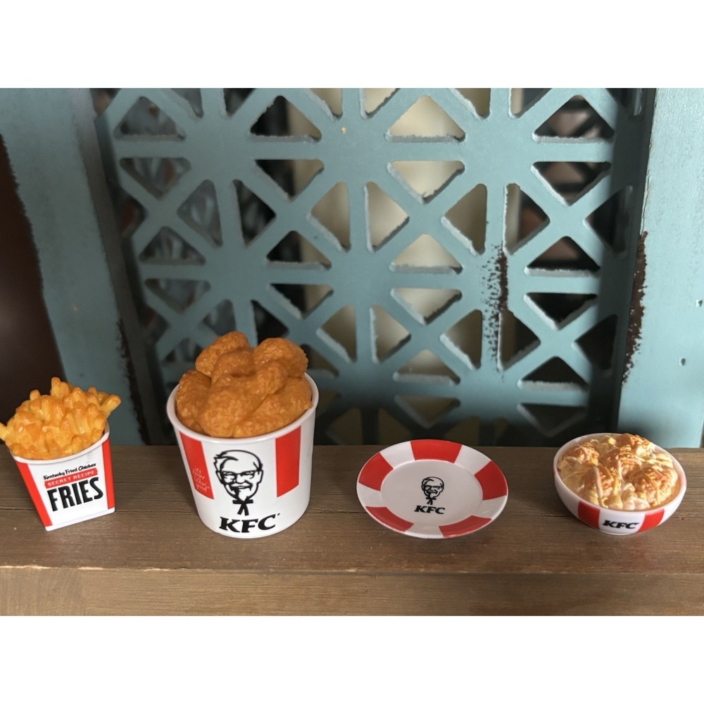 Zuru Mini Brands KFC Lot Of 4 Chicken Sandwich Buckets Plate Bowl